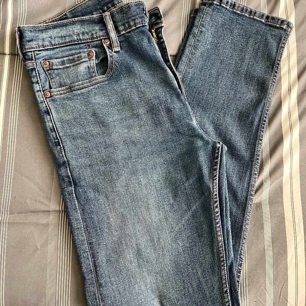 Men’s Levi jeans